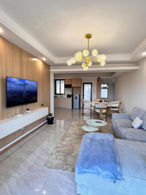 5 STAR Luxury Bachelor, 4KTV, Master bedroom, K&Q beds